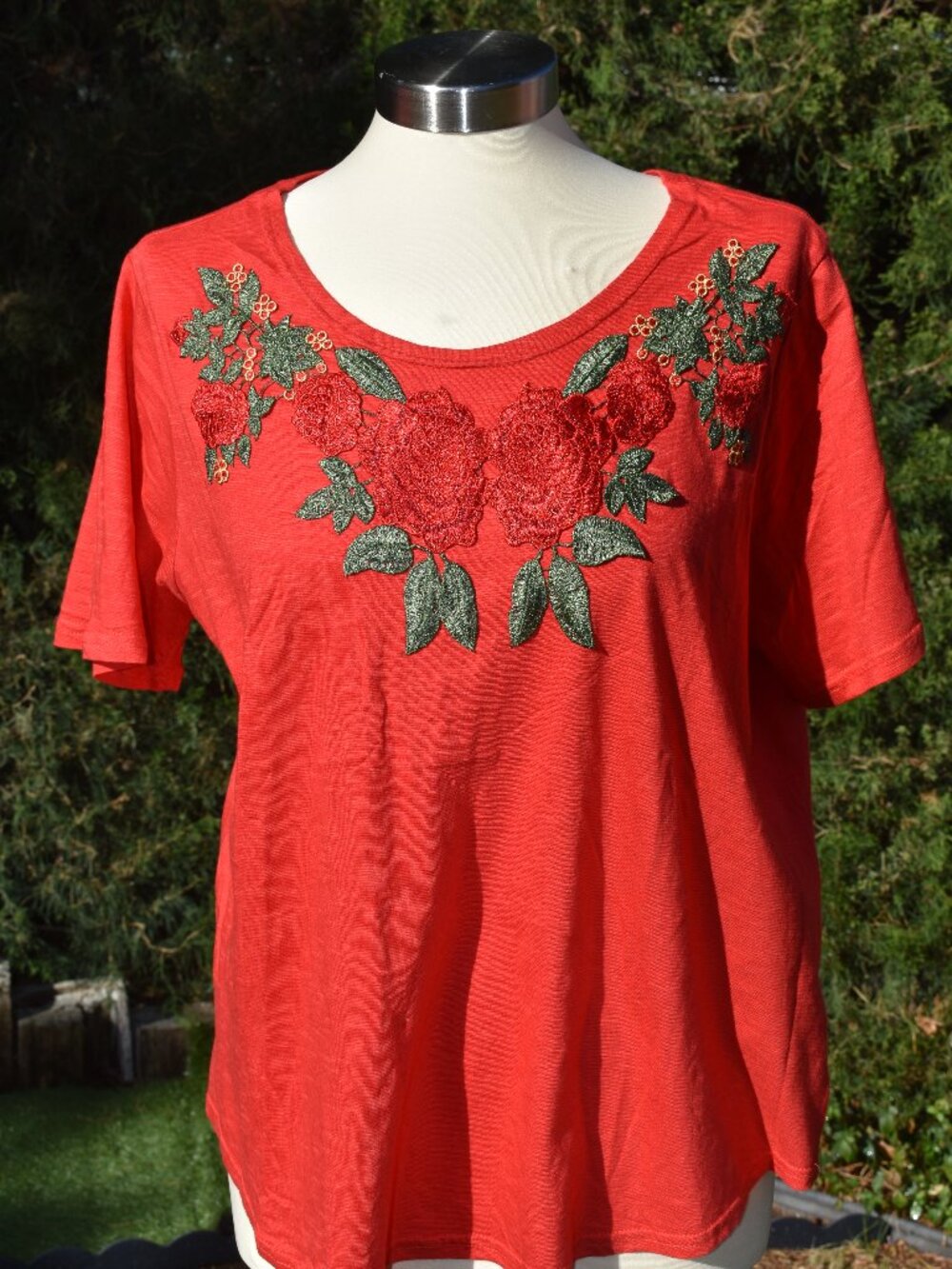 Cathy Daniels Red Pullover Top – Rose Appliqué – New with Tags